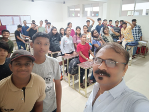 मनोज कालास रुम छात्र